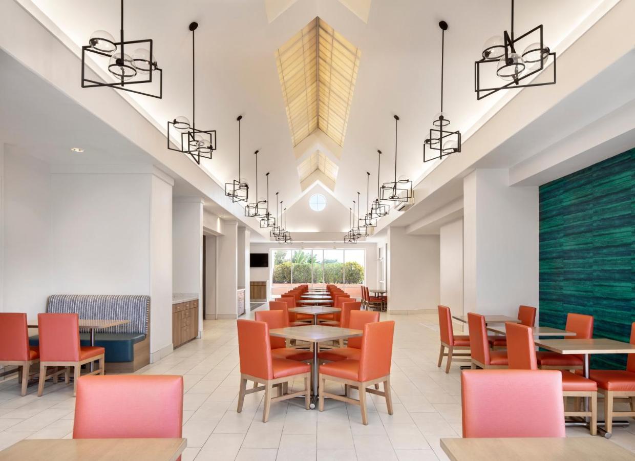 Embassy Suites By Hilton Tampa Airport Westshore Extérieur photo