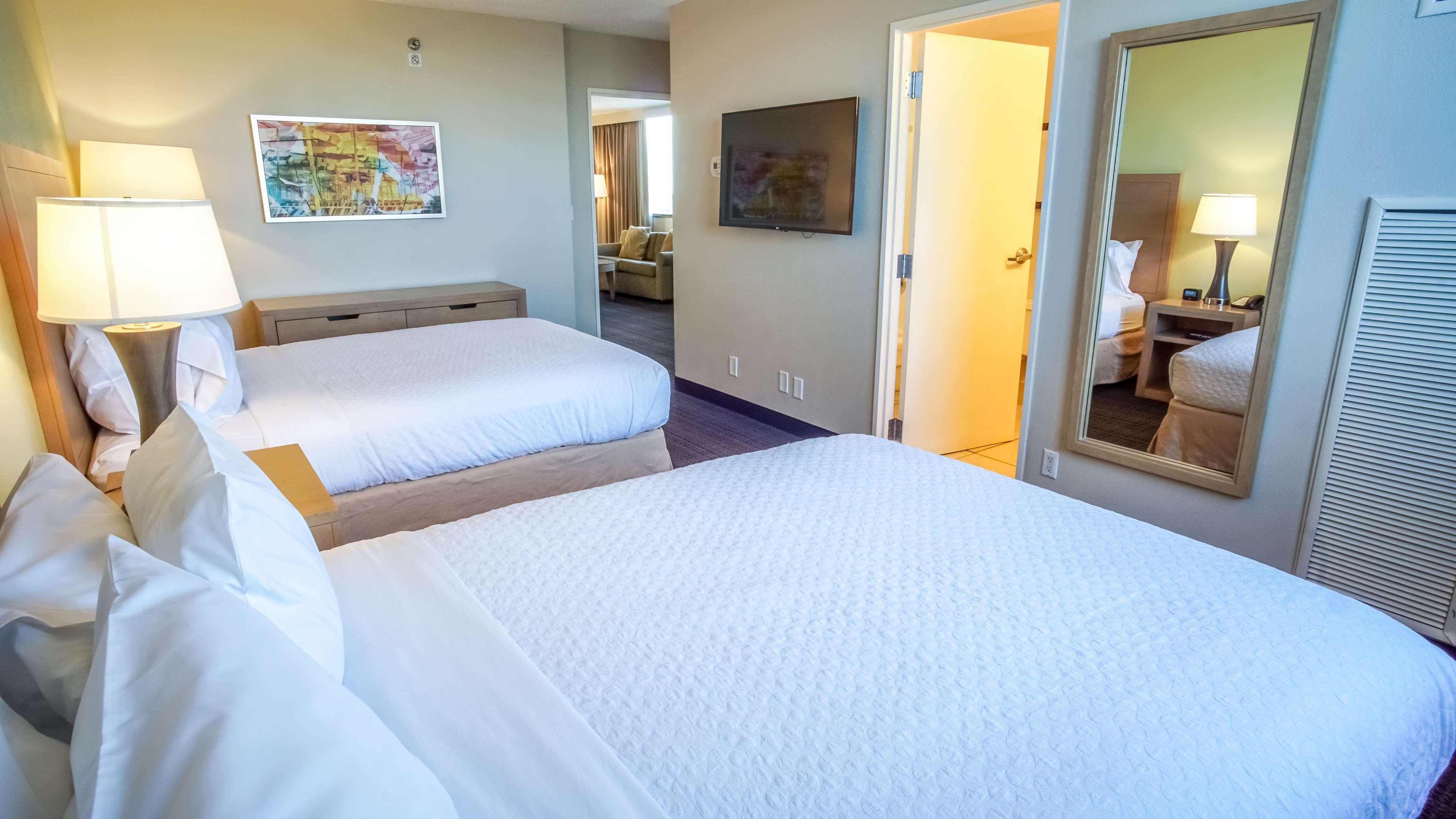 Embassy Suites By Hilton Tampa Airport Westshore Extérieur photo