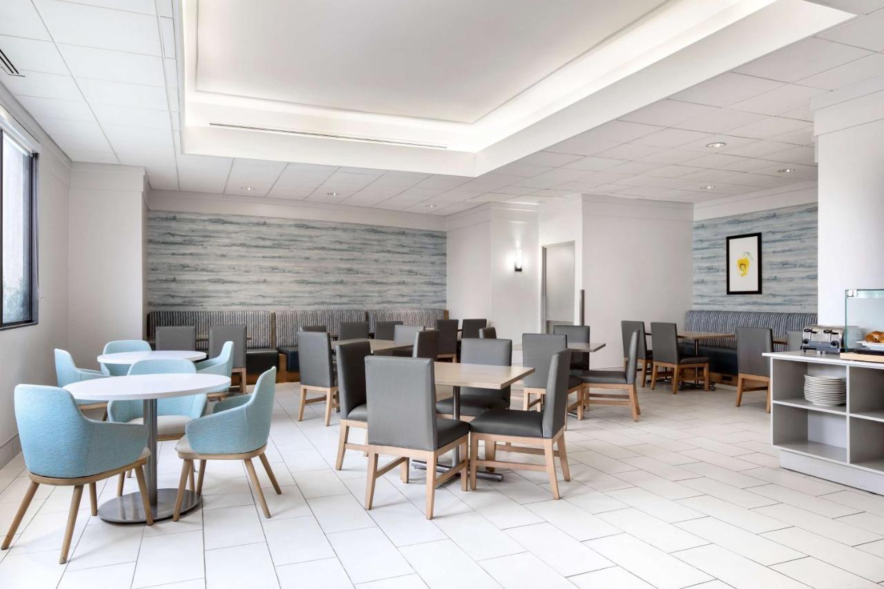 Embassy Suites By Hilton Tampa Airport Westshore Extérieur photo