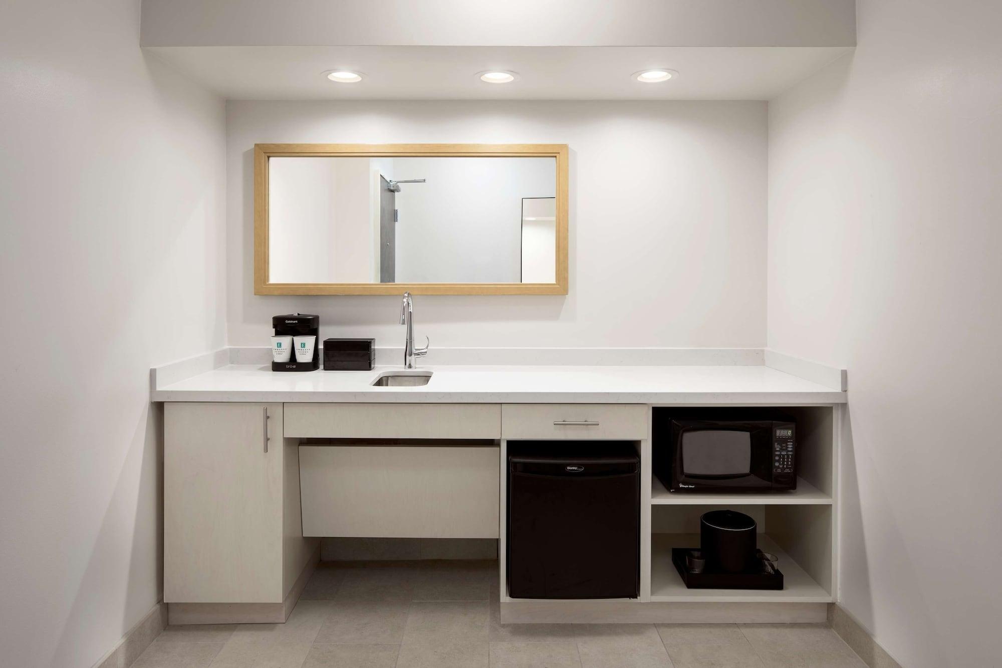 Embassy Suites By Hilton Tampa Airport Westshore Extérieur photo
