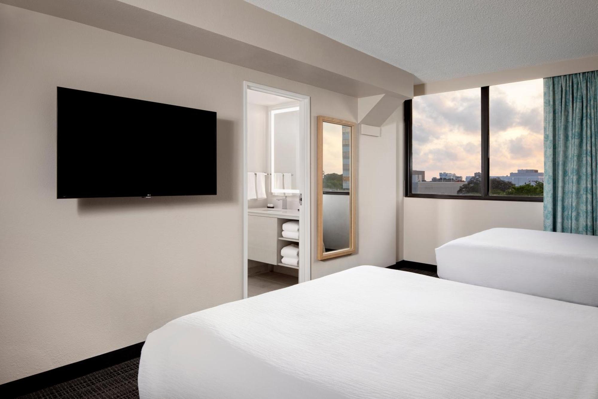 Embassy Suites By Hilton Tampa Airport Westshore Extérieur photo