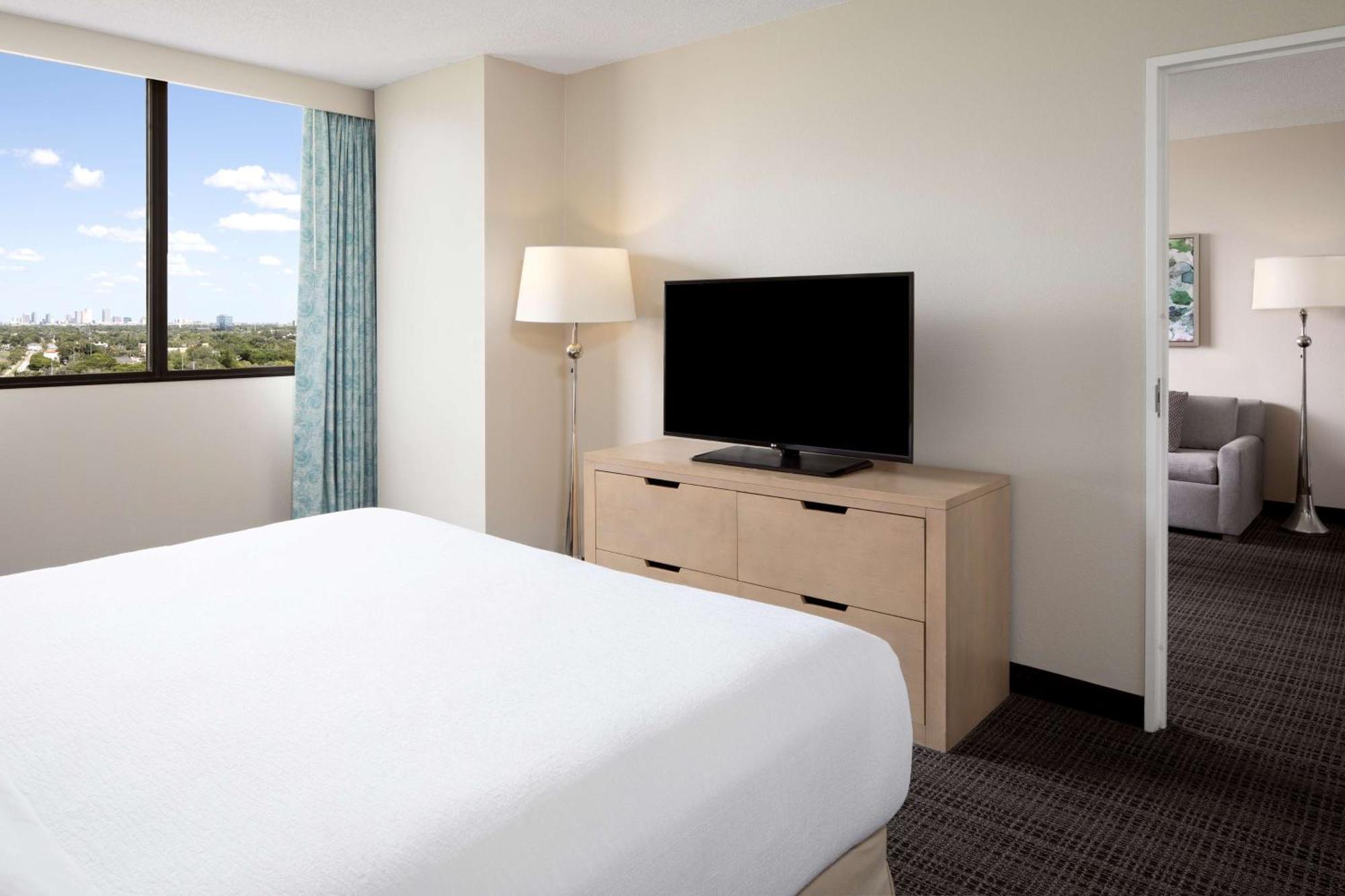 Embassy Suites By Hilton Tampa Airport Westshore Extérieur photo