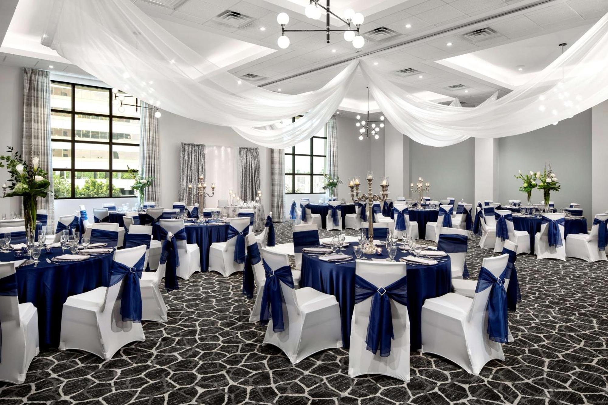 Embassy Suites By Hilton Tampa Airport Westshore Extérieur photo