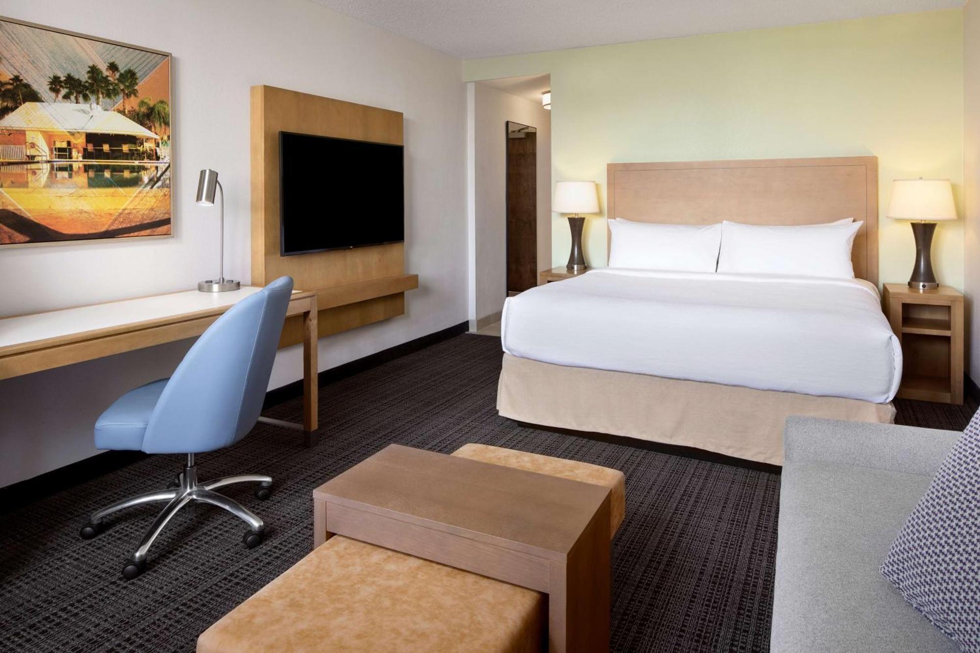 Embassy Suites By Hilton Tampa Airport Westshore Extérieur photo