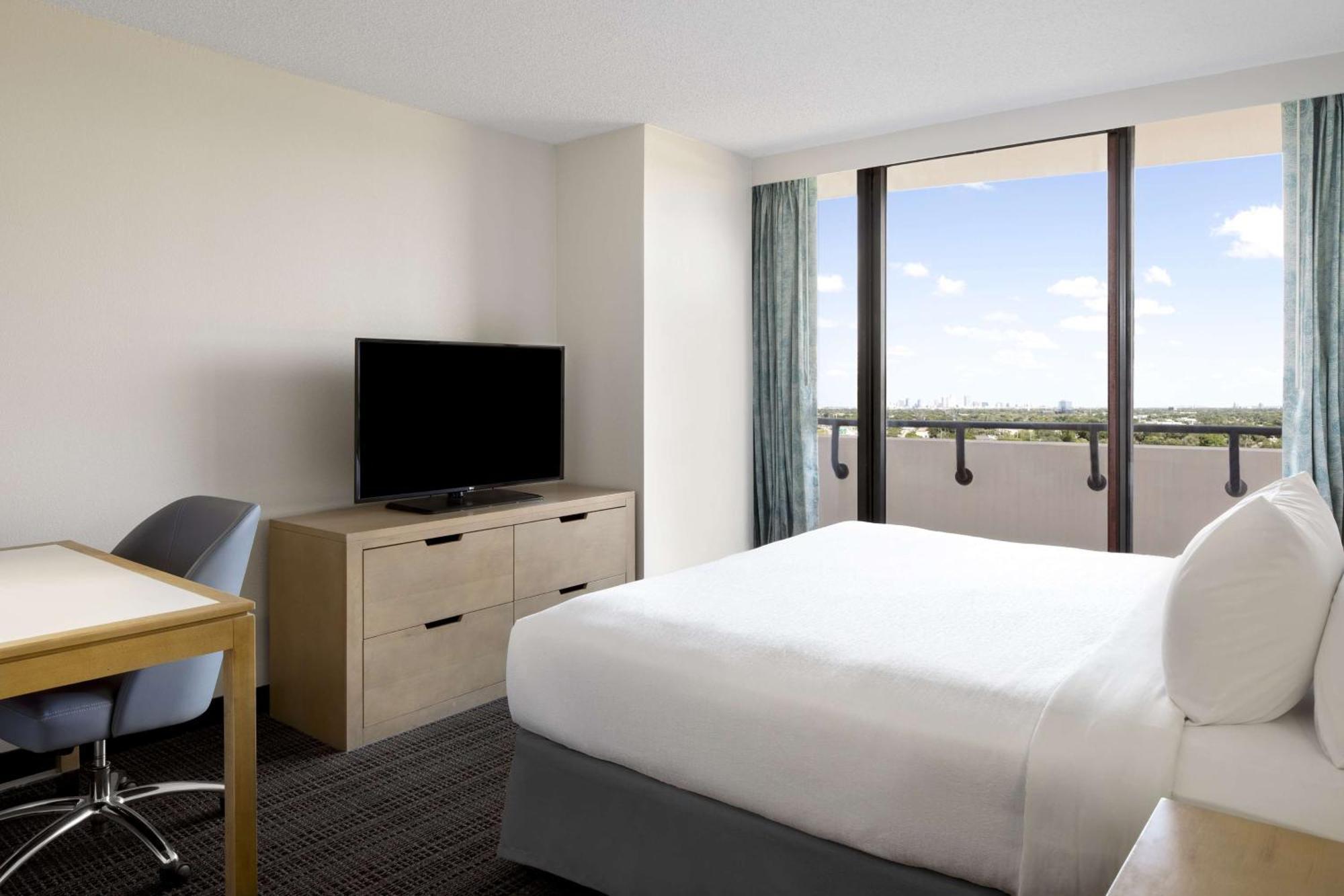 Embassy Suites By Hilton Tampa Airport Westshore Extérieur photo